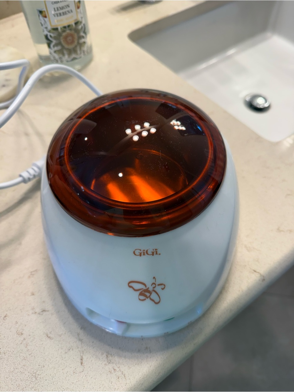 GIGI C Women Skincare Wax Warmer in White and Amber